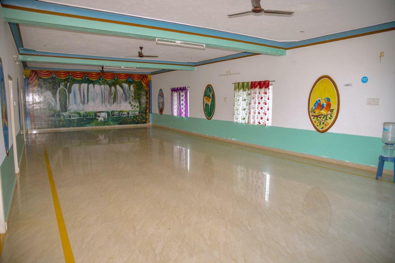 Mahathi Resort And Spa Yelagiri Buitenkant foto